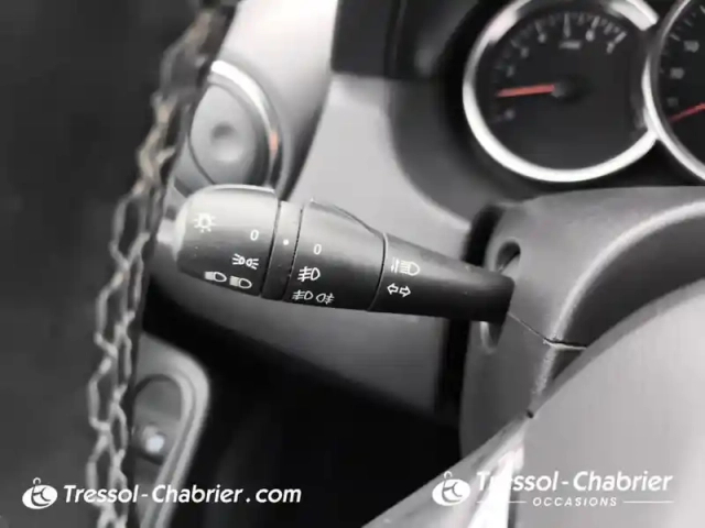 Dacia Duster dci 110 edc 4x2 black touch 2017 — photo 17