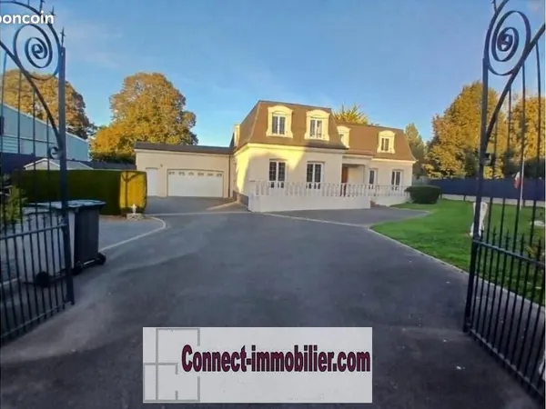 Maison 8 pièces 253 m²