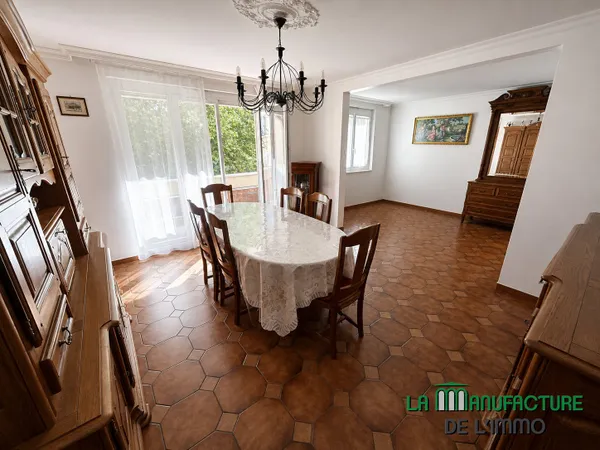 APPARTEMENT T5 - 3 CHAMBRES - GARAGE