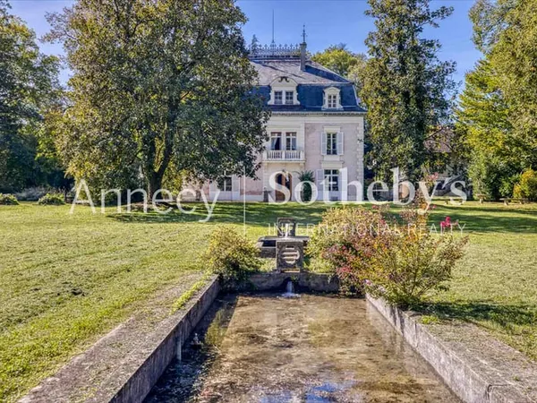 Maison 15 pièces 467 m²