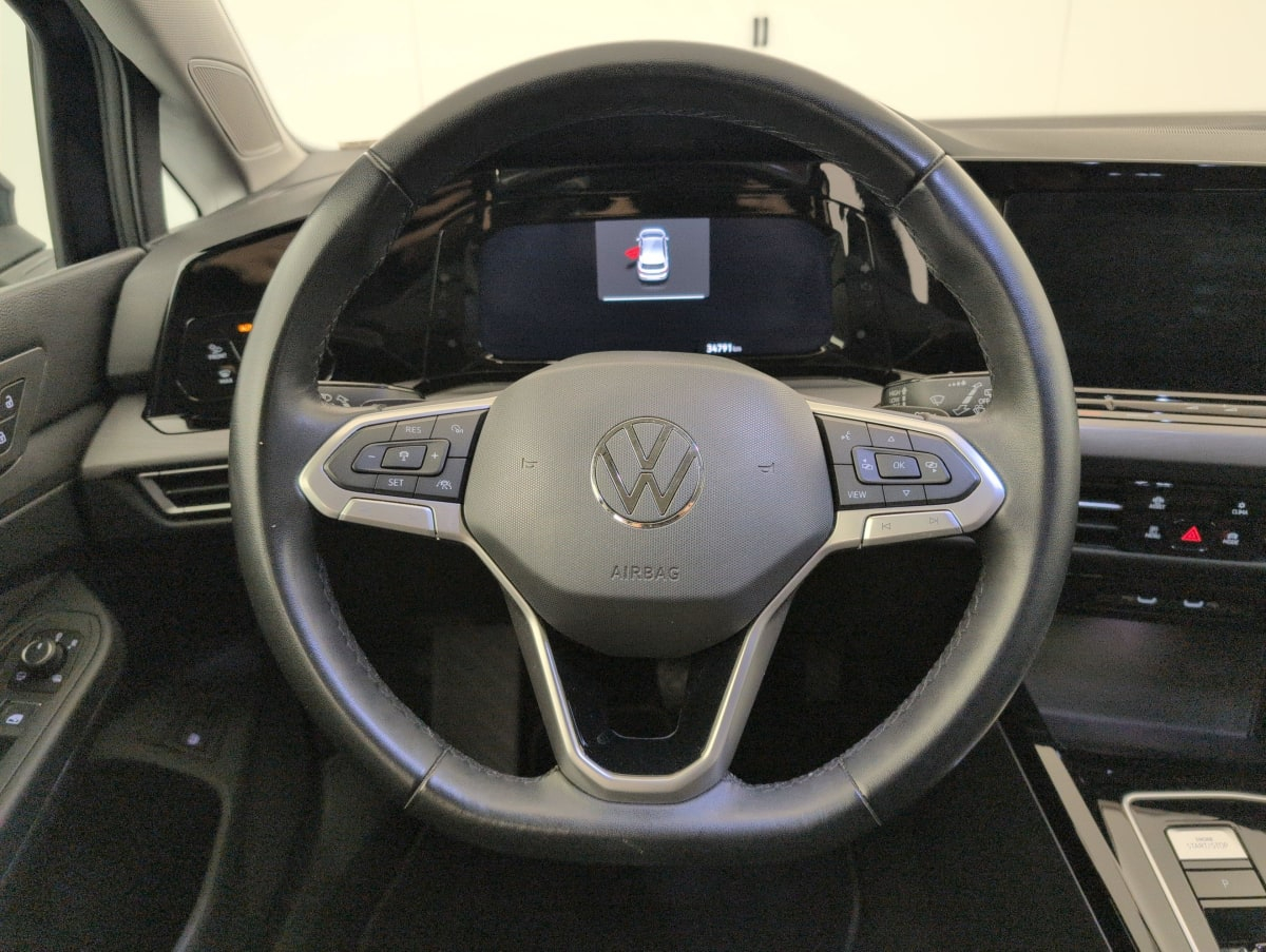 Volkswagen Golf 8 — photo 22