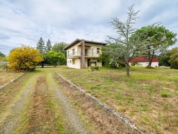 Maison 6 chambres + dépendance + terrain constructible