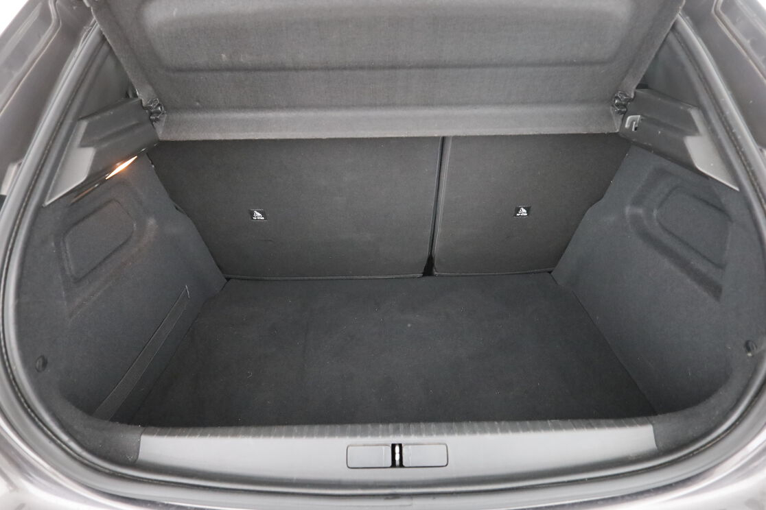 Peugeot 208 1.2 PureTech Allure — photo 16