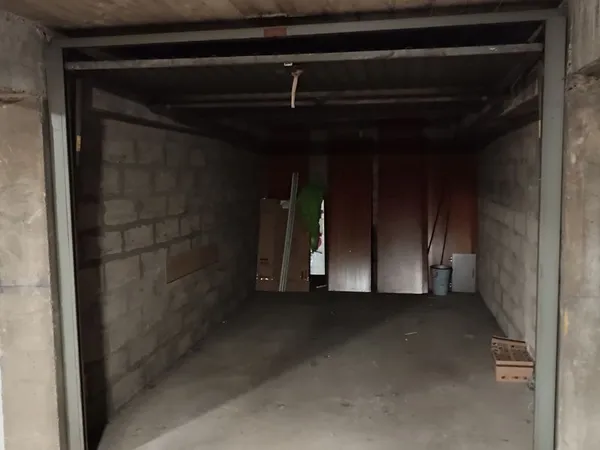 Location garage - Rue Bergson proximité Intermarché - 65 /mois