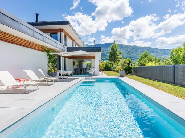 VILLAZ À 5 minutes d'Annecy-le-Vieux Superbe villa contempor