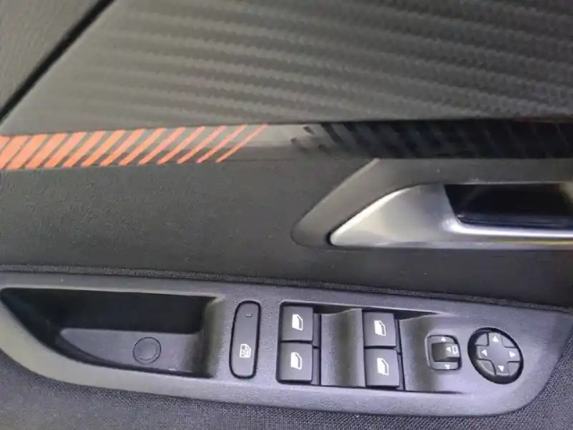 Peugeot 208 electrique 50 kwh 136ch — photo 34