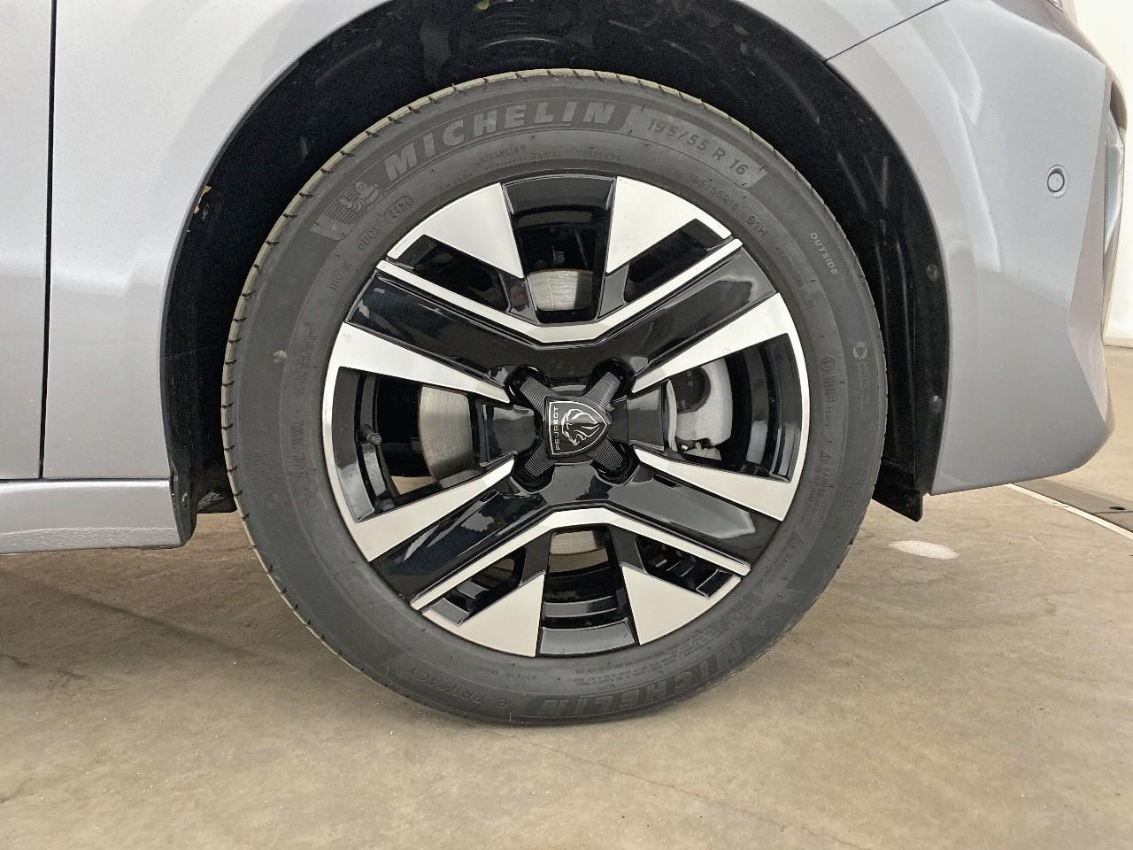 Peugeot 208 1.2 hybrid 100ch allure e-dcs6 — photo 11