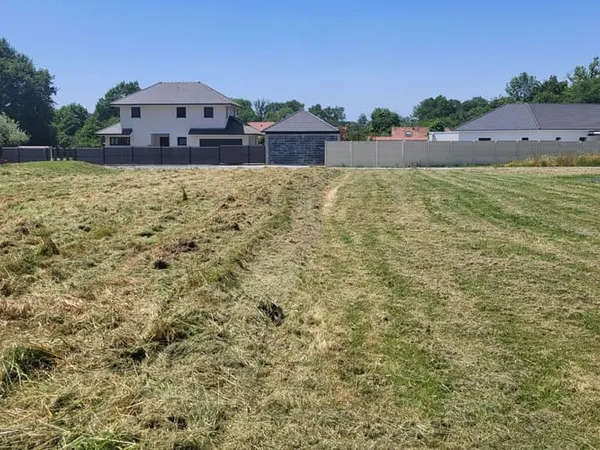 Terrain 827 m²