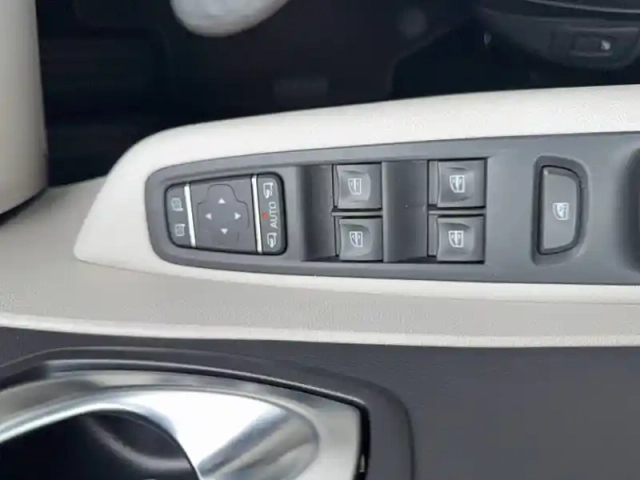 Renault Captur tce 150 fap edc — photo 47