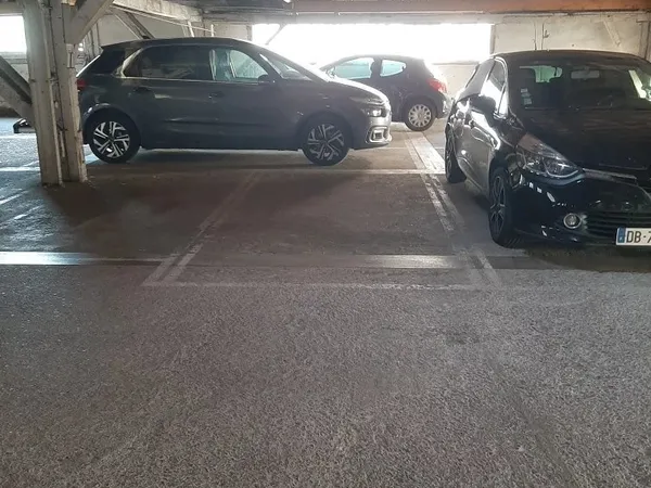 Place de parking privative Croix Rousse