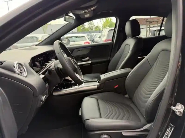 Mercedes Gla 200 d progressive line — photo 12