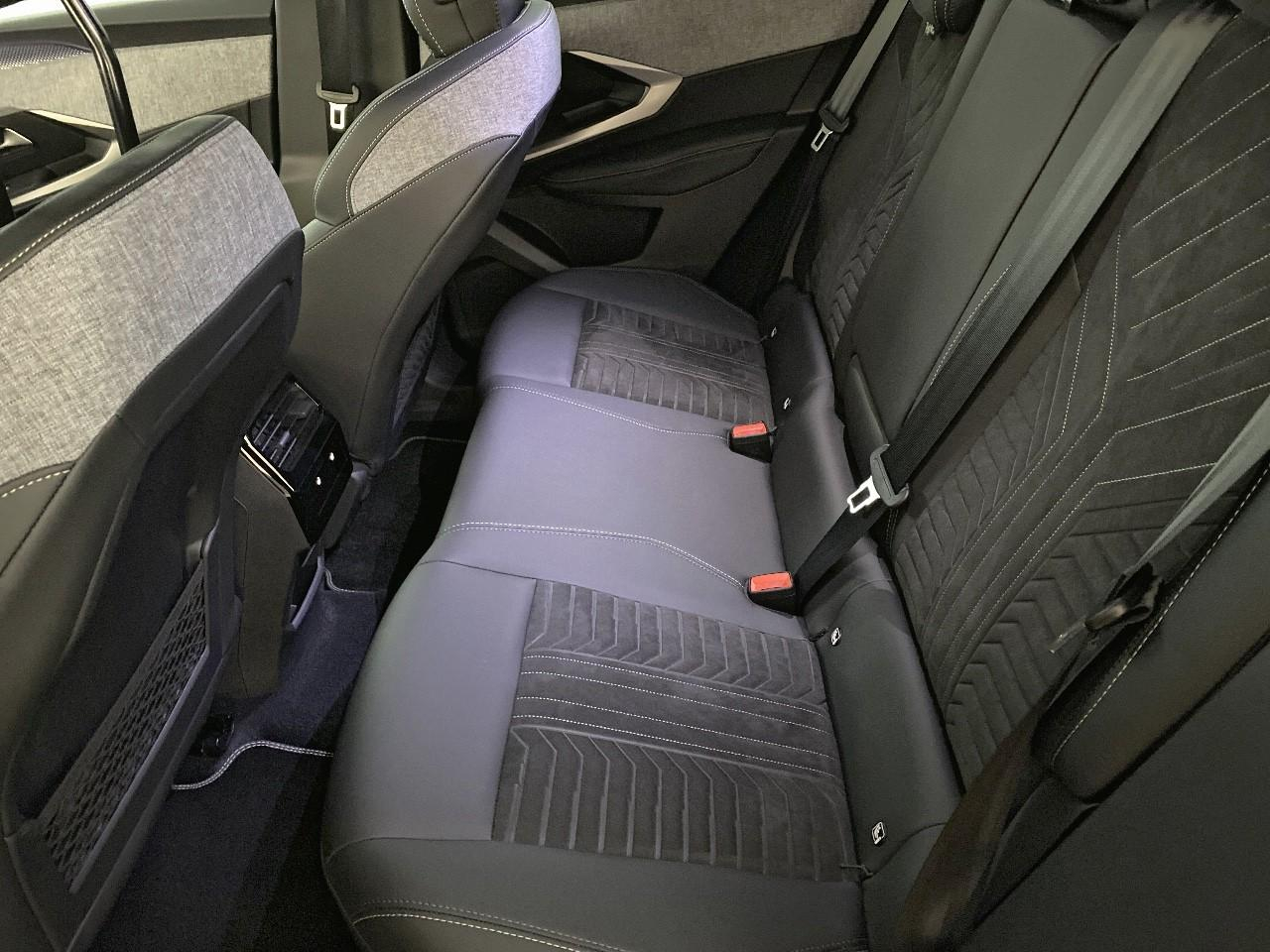 Peugeot 3008 hybrid 145 e-dcs6 gt — photo 10