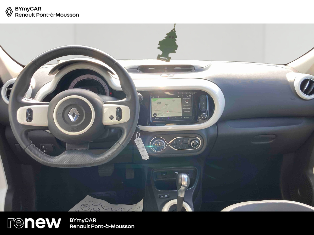 Renault Twingo III E-Tech — photo 9