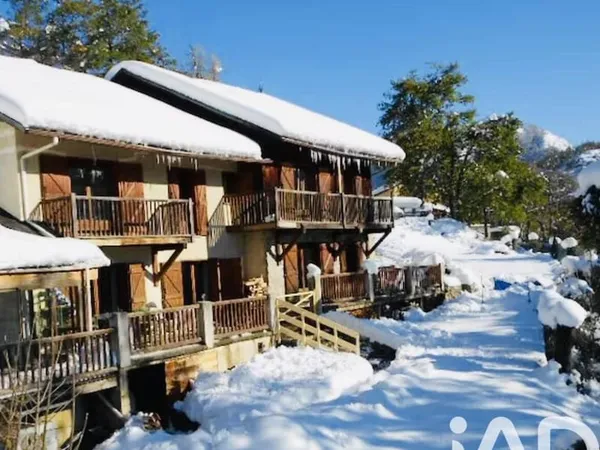 Maison 9 pièces 440 m²