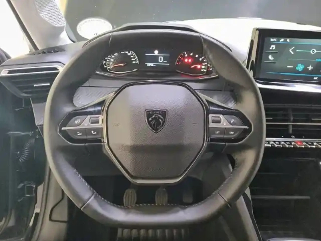 Peugeot 208 puretech 100 s&amp;s bvm6 — photo 9