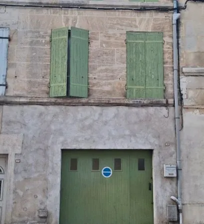 Petite maison atypique de 2 chambres avec jardin