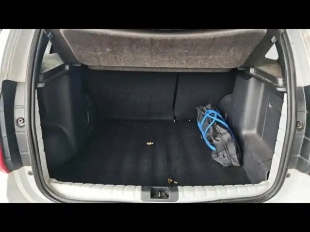 Dacia Duster 1.5 dci 110ch black touch 4x2 + attelage — photo 14