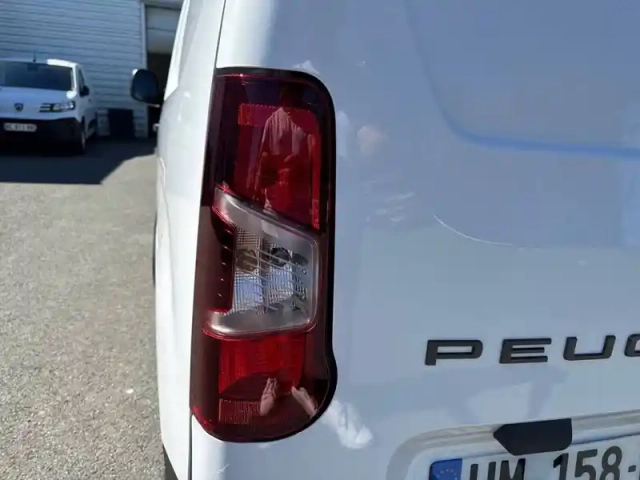 Peugeot Partner fgn diesel 100 ch m manuelle — photo 17