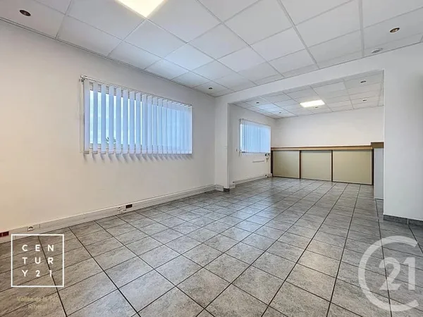 Local professionnel 150 m²