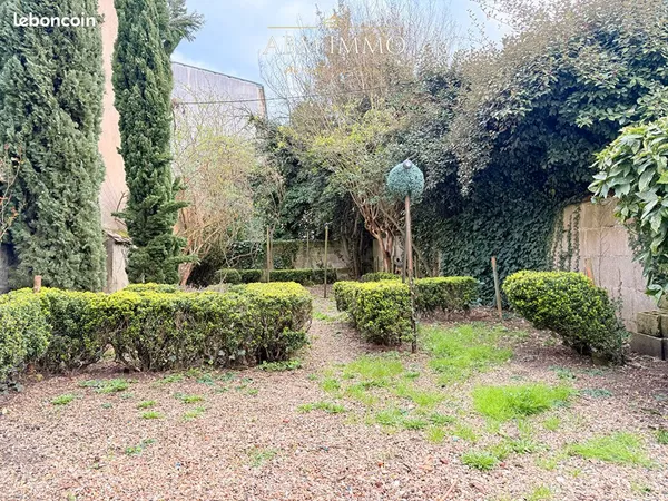Maison 11 pièces 223 m²