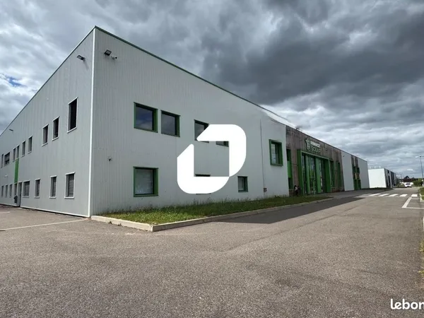 Local d'activité 4 728 m²