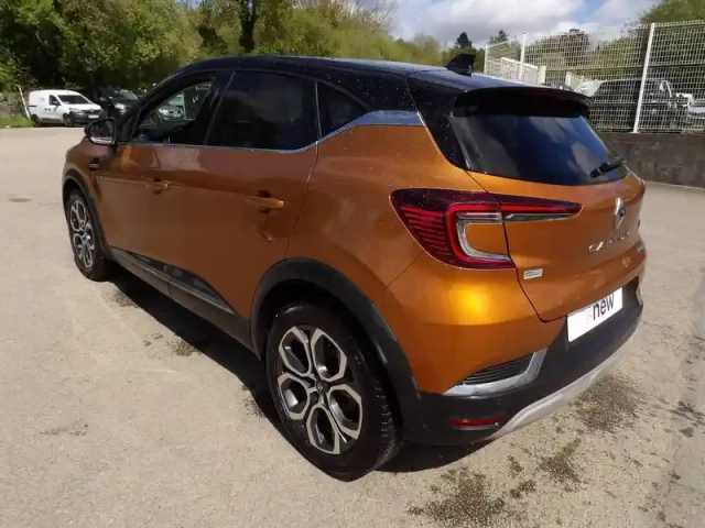 Renault Captur e-tech 145 - 21 — photo 2