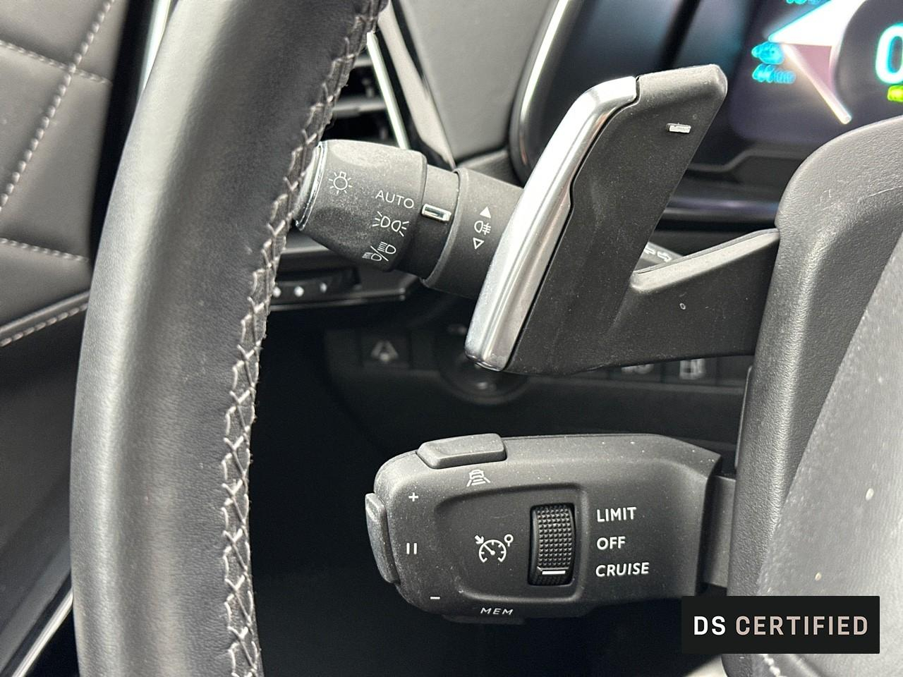 Ds Ds 7 crossback hybride rechargeable e-tense 300 eat8 4x4 rivoli — photo 18