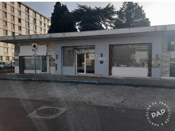 Local commercial 300 m²