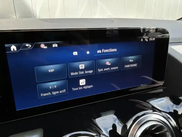 Mercedes Gla 200 d amg line — photo 49