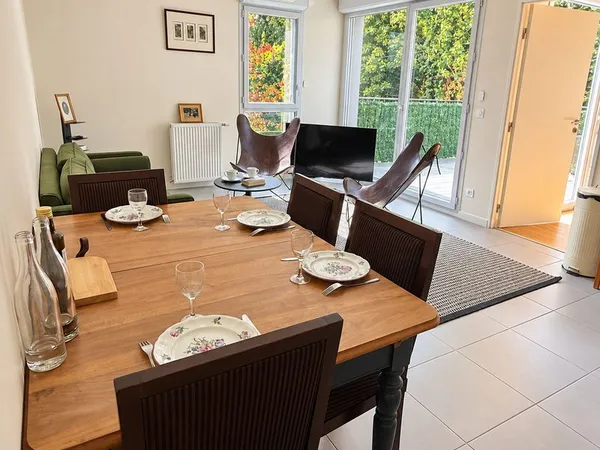 Collonges-au-Mont-d'Or - T2 rénové avec terrasse et garage fermé