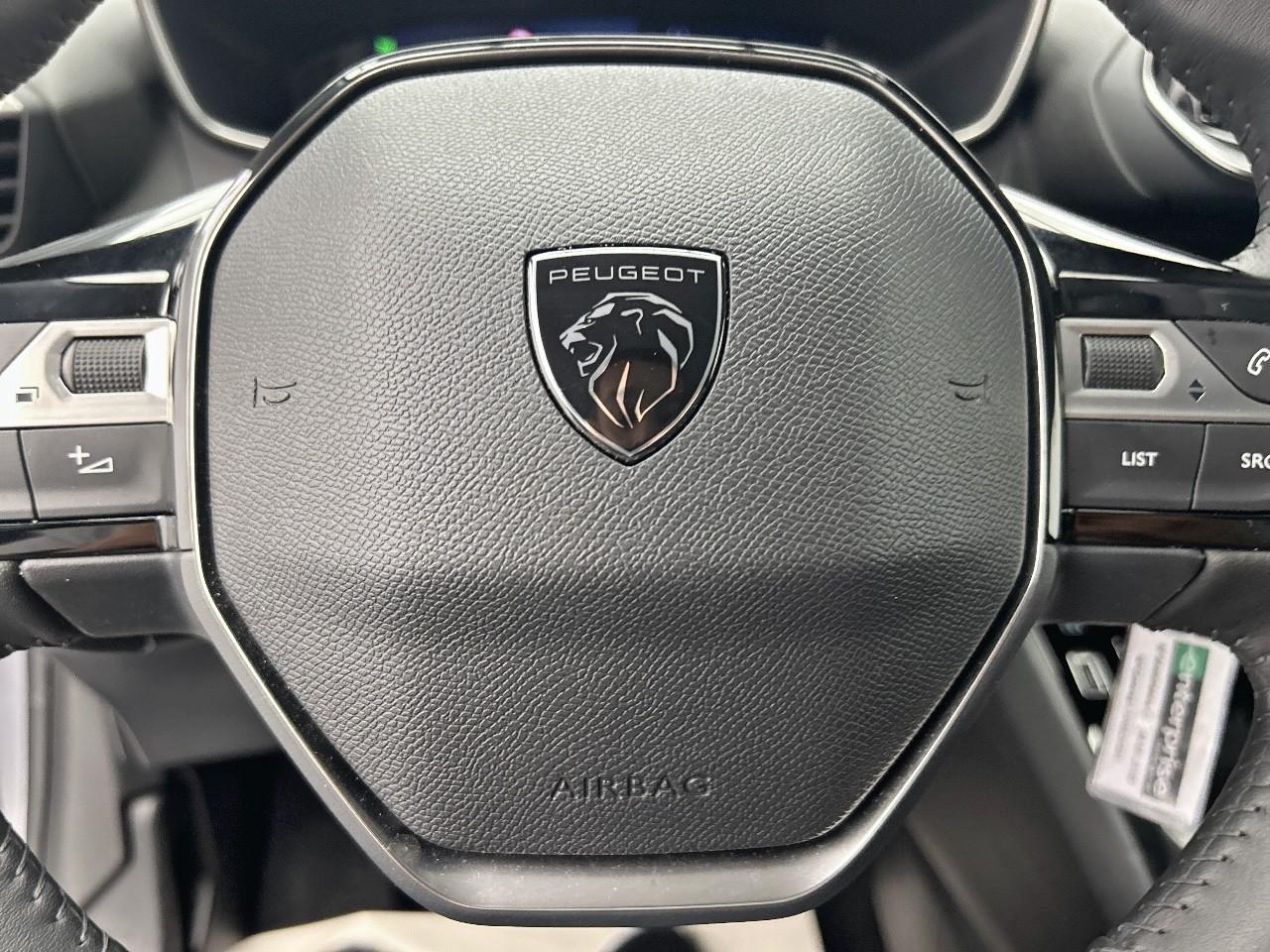 Peugeot 208 100 s&s bvm6 allure — photo 24