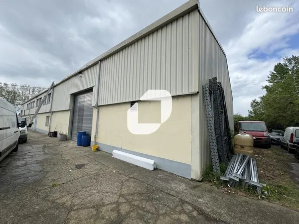 Local d'activité 330 m²