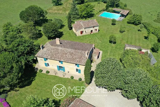 Maison 15 pièces 283 m²