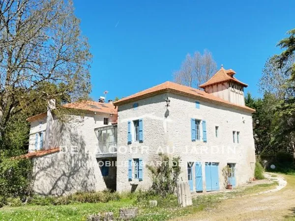 Magnifique moulin à eau du 16ème, entièrement restaurait