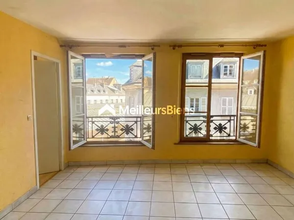 Quartier Cathédrale, appartement traversant 87 m², 3 chambres avec vue dégagée