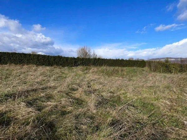 Terrain constructible 680 m²
