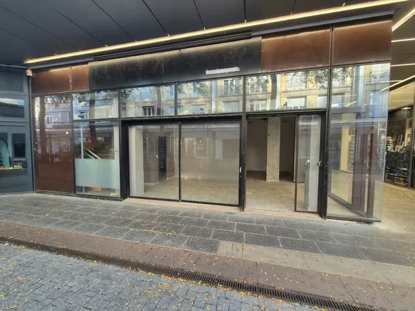 SAINT-NAZAIRE - LOCAL COMMERCIAL 139 m2