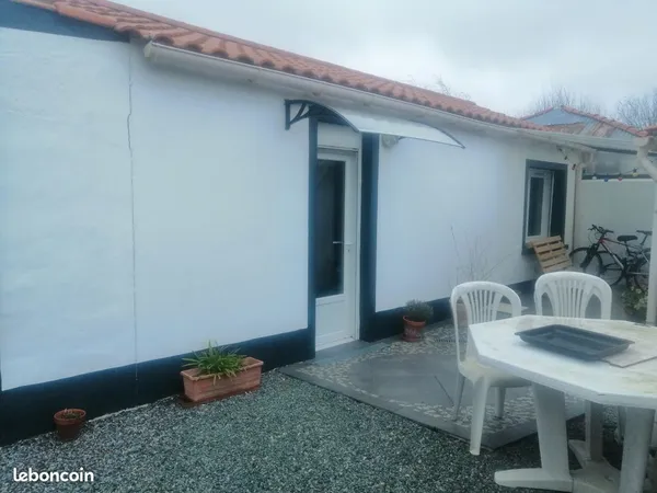 Petite maison meublée à louer - Le Perrier (85)