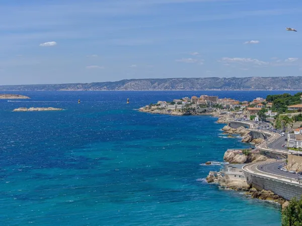 ROOFTOP AVEC VUES MER PANORAMIQUES ET JARDIN - LE ROUCAS BLANC -