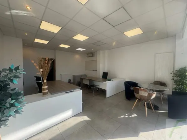 Bureaux 6 pièces 71 m²