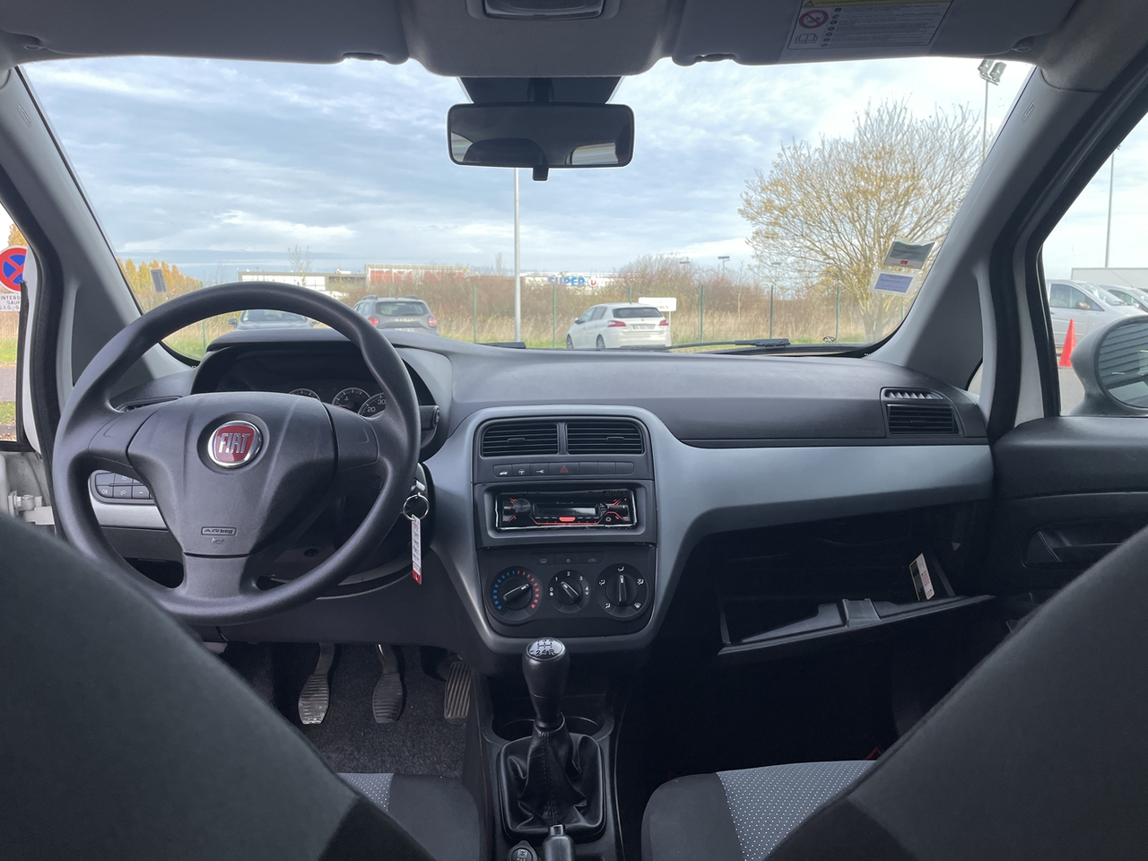 Fiat Grande punto 1.3 MULTIJET 16V 75CH CULT 3P occasion - Diesel - 2010 - 141 048 km - 4 990 € - Auneau (Eure-et-Loir) 992783481093 — photo 9