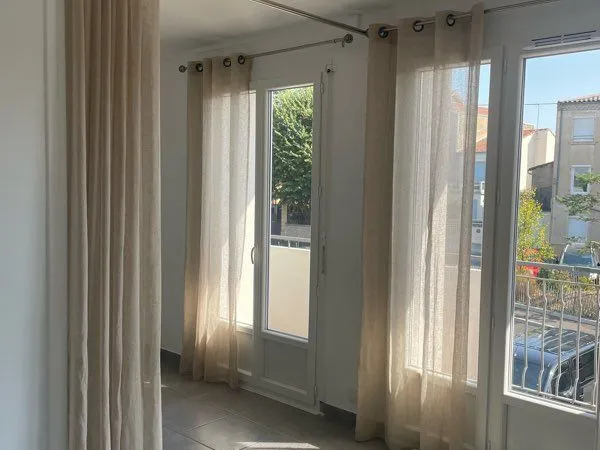T1 a louer a valence, lumineux, rénové, cuisine neuve