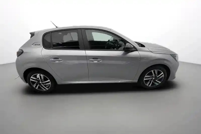 Peugeot 208 puretech 75 s&amp;s bvm5 — photo 7
