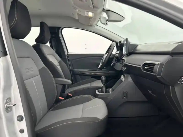 Dacia Sandero tce 110 — photo 23