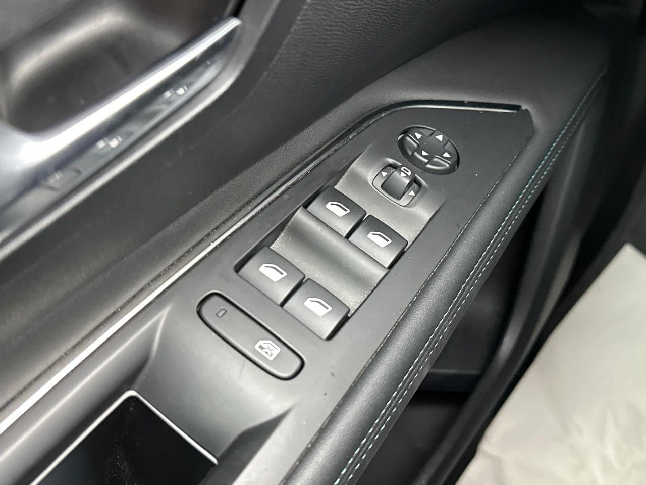 Peugeot 3008 puretech 130ch s&s eat8 allure pack — photo 15