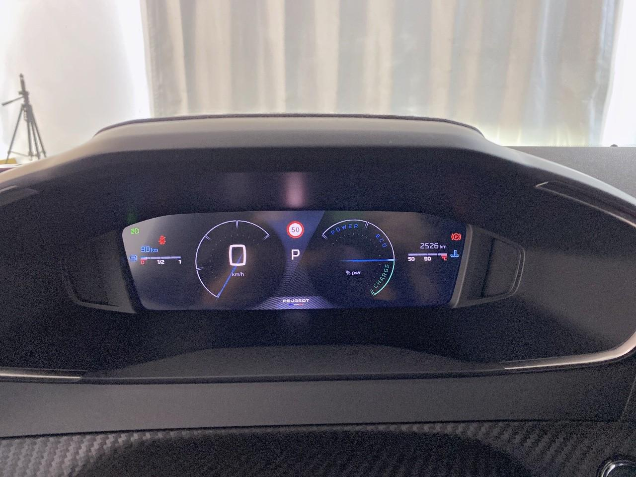 Peugeot 2008 hybrid 145 ch e-dcs6 allure — photo 13