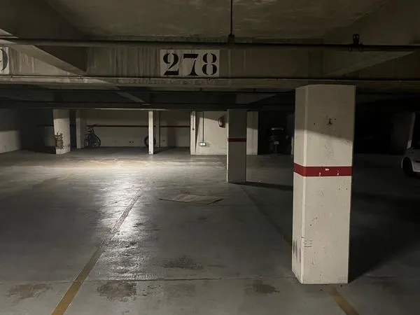 “Parking sécurisé Clichy - 11 impasse Barbier - 100 /mois”
