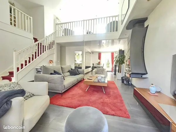 Maison 6 pièces 157 m²