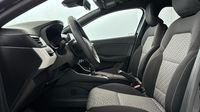Renault Clio 1.6 E-Tech 140ch Limited -21 — photo 12