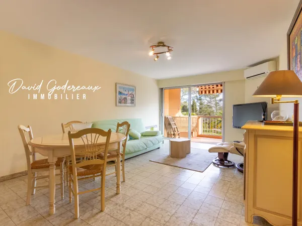 APPARTEMENT T2 / F2 À VENDRE – BOULOURIS SAINT-RAPHAËL (VAR) – 276 000 € – BORD DE MER